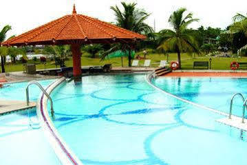Le Meridien And Convention Ctr Kochi Εξωτερικό φωτογραφία